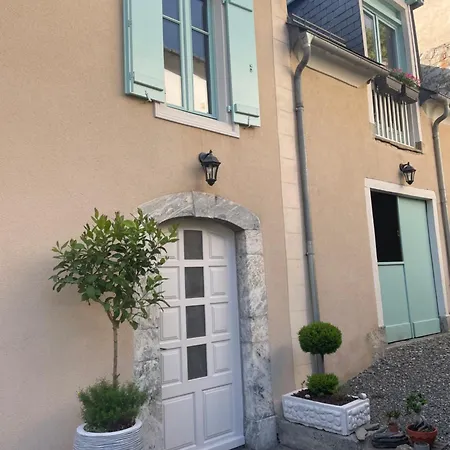 Privée à Deux Pas De